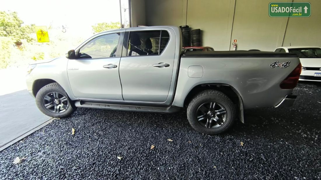 Toyota Hilux SR CD 2.8 4X4 TDI Automático Diesel 2021/2022 — foto 10 de 23