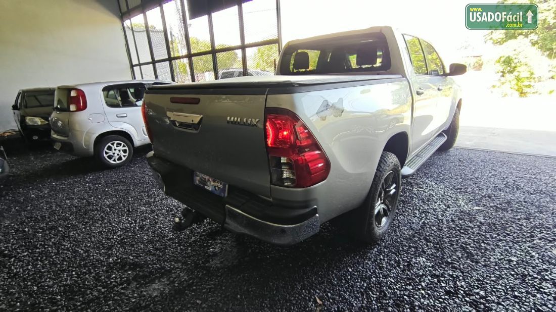 Toyota Hilux SR CD 2.8 4X4 TDI Automático Diesel 2021/2022 — foto 4 de 23