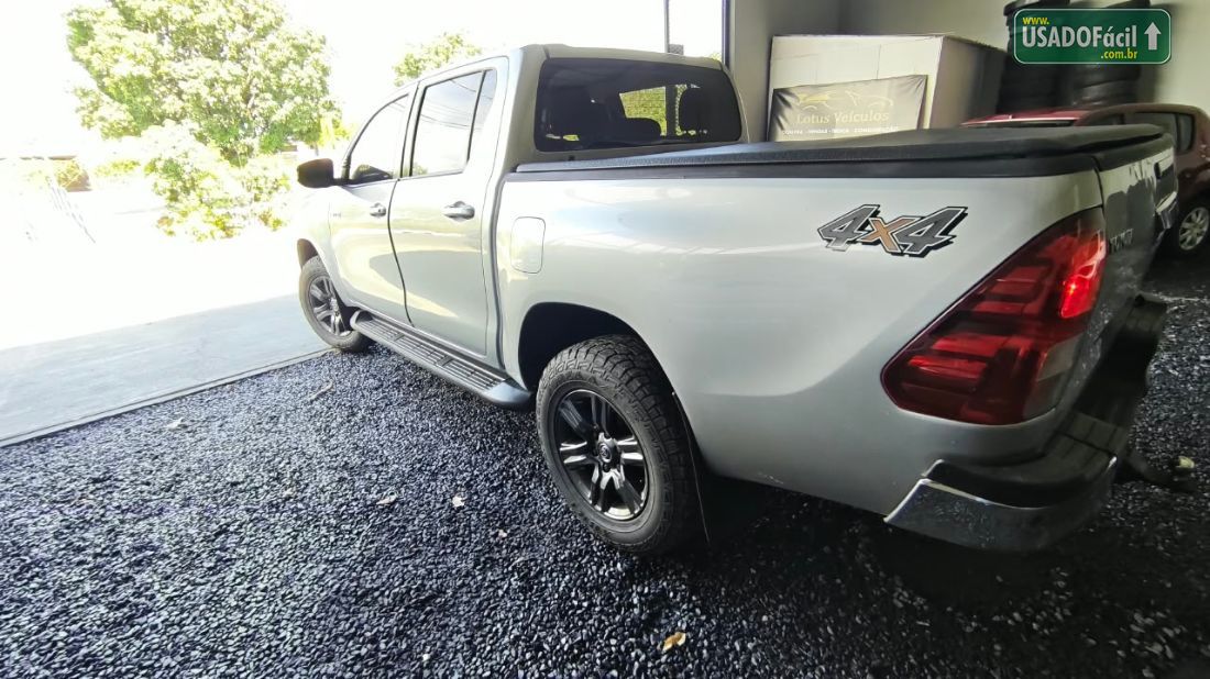 Toyota Hilux SR CD 2.8 4X4 TDI Automático Diesel 2021/2022 — foto 9 de 23