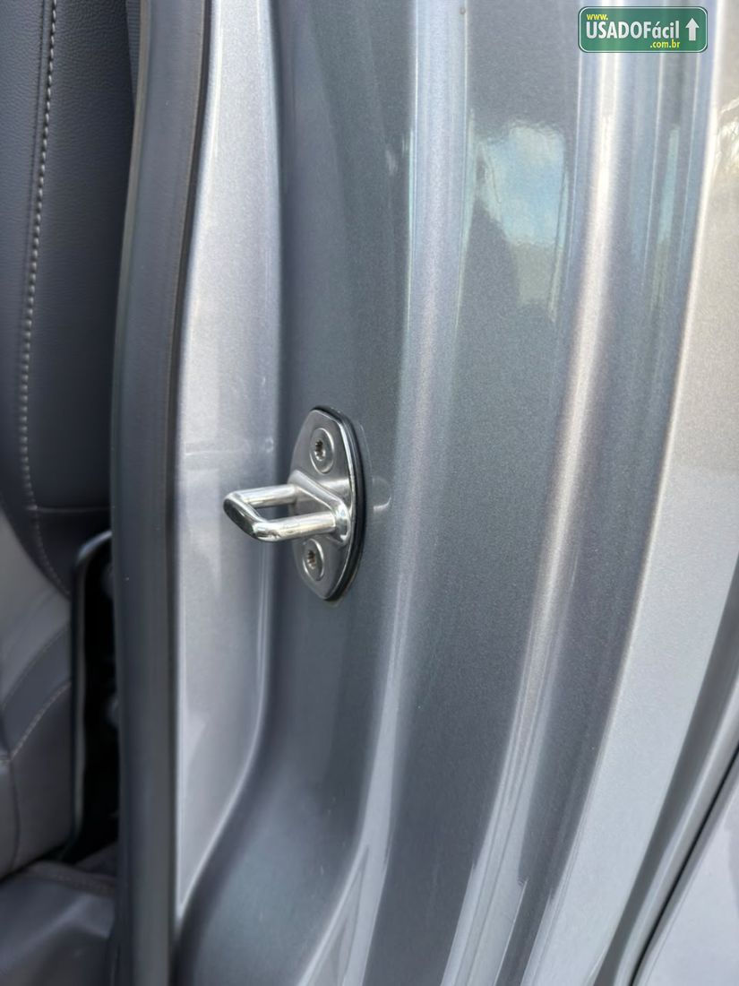 Volkswagen Amarok Comfortline 3.0 V6 4X4 TDI Automático Diesel 2023/2024 — foto 25 de 29