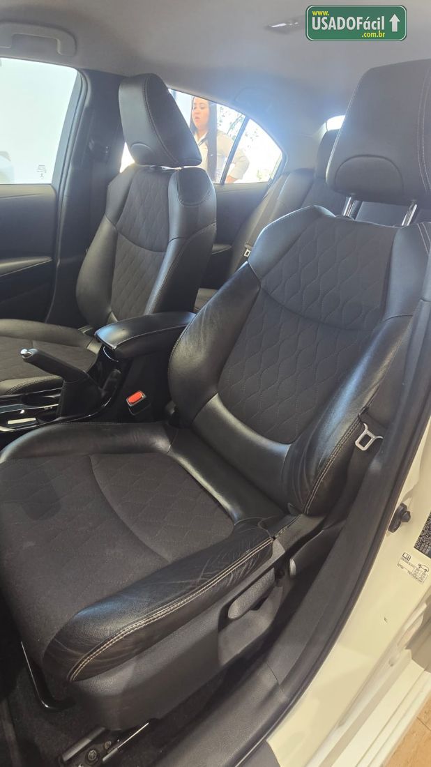 Toyota Corolla GLi 2.0 Automático Flex 2020/2020 — foto 13 de 14