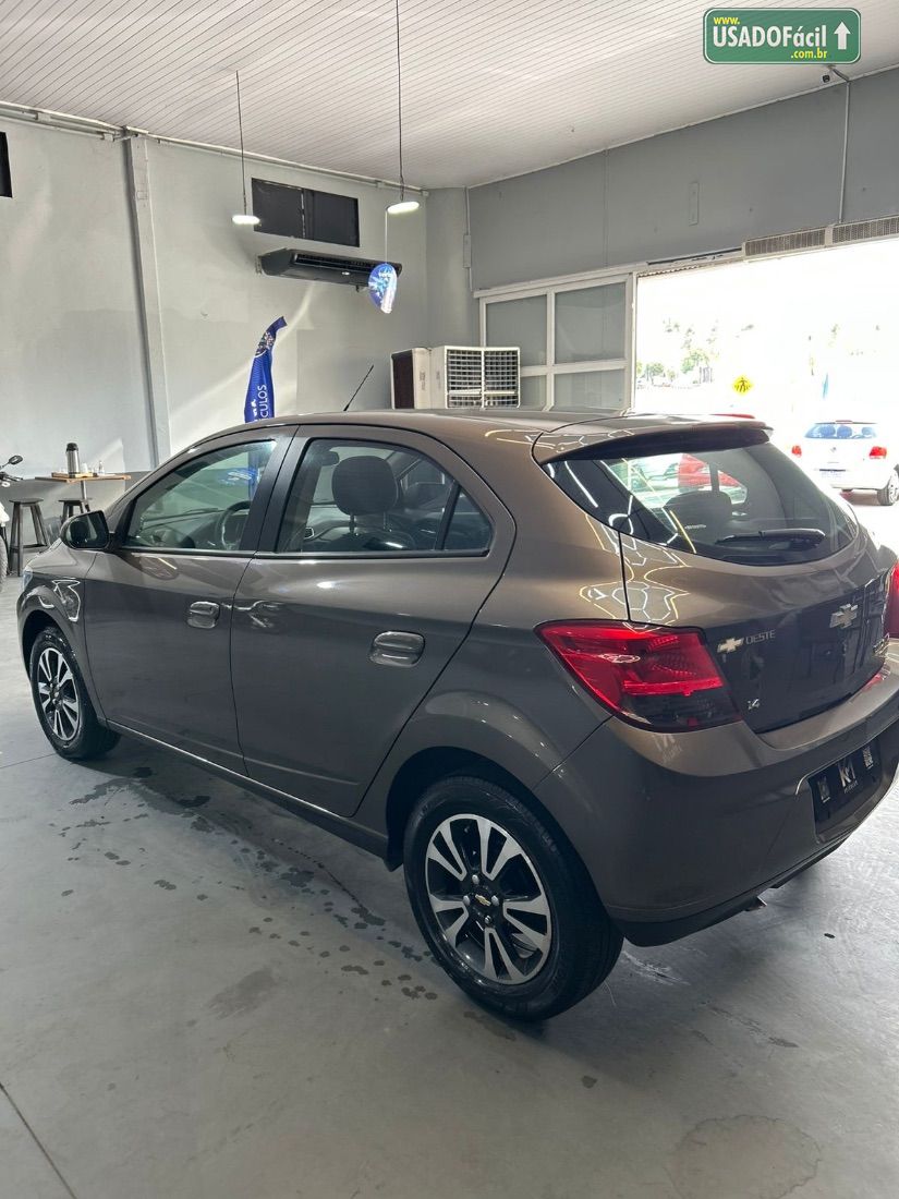 CHEVROLET/GM Onix Hatch LTZ 1.4 Mecânico Flex 2013/2014 — foto 5 de 8