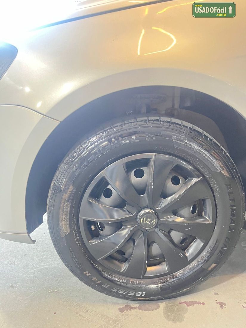 Volkswagen Gol 1.6 Mi 4P Total Flex 2014/2015 — foto 8 de 10