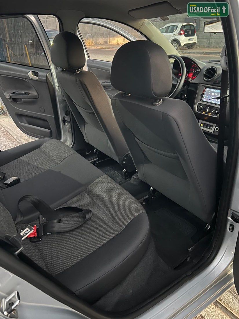 Volkswagen Voyage 1.0 Total Flex 2014/2014 — foto 19 de 26