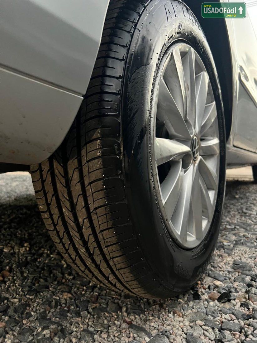 Volkswagen Voyage 1.0 Total Flex 2014/2014 — foto 26 de 26