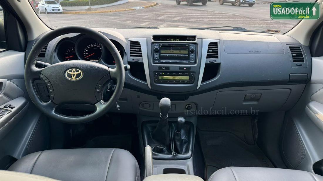 TOYOTA Hilux SRV CD D4-D 4x4 TDI Mecânico 2010/2011 — foto 8 de 16