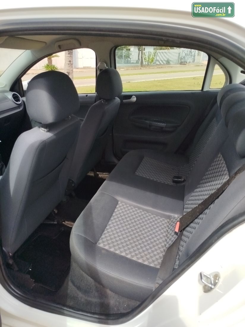 Volkswagen Voyage Comfortline 1.0 Total Flex 2014/2015 — foto 3 de 5