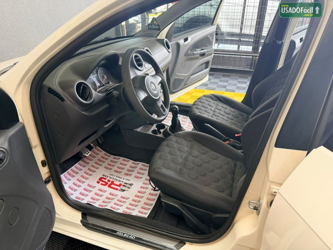 Volkswagen Gol Seleção 1.0 Mi 4P Total Flex 2014/2015 — foto 5 de 7