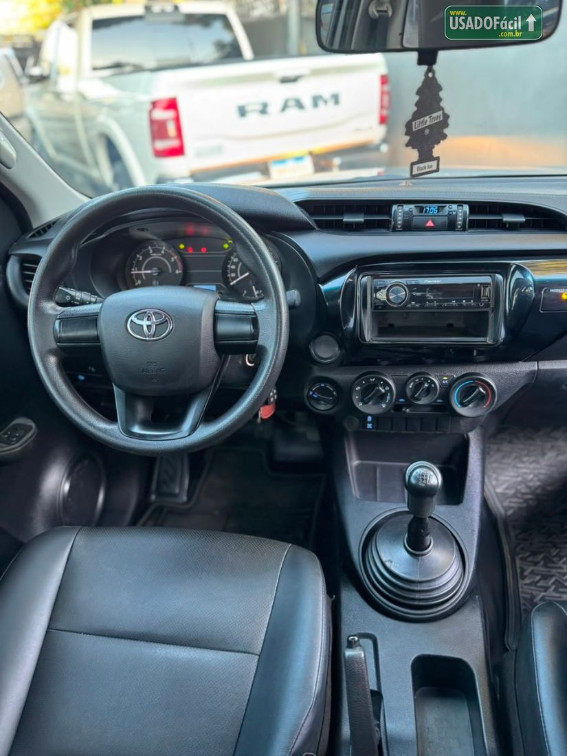 Toyota Hilux CS 4x4 2.8 TDI Mecânico Diesel 2022/2022 — foto 16 de 21