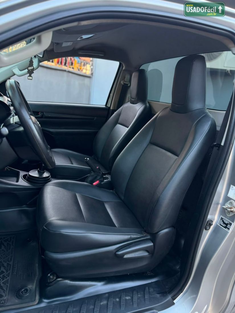 Toyota Hilux CS 4x4 2.8 TDI Mecânico Diesel 2022/2022 — foto 18 de 21
