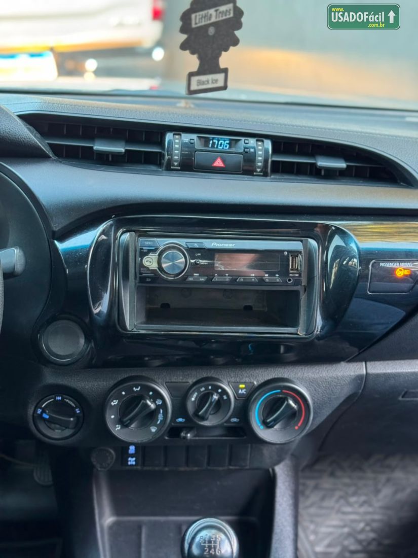 Toyota Hilux CS 4x4 2.8 TDI Mecânico Diesel 2022/2022 — foto 20 de 21