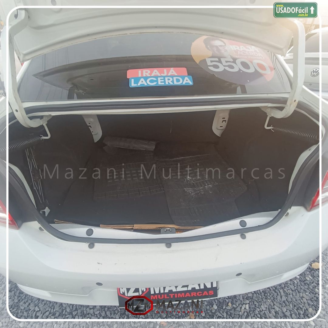 Renault Logan Expression 1.6 Hi-Flex 2014/2015 — foto 18 de 19