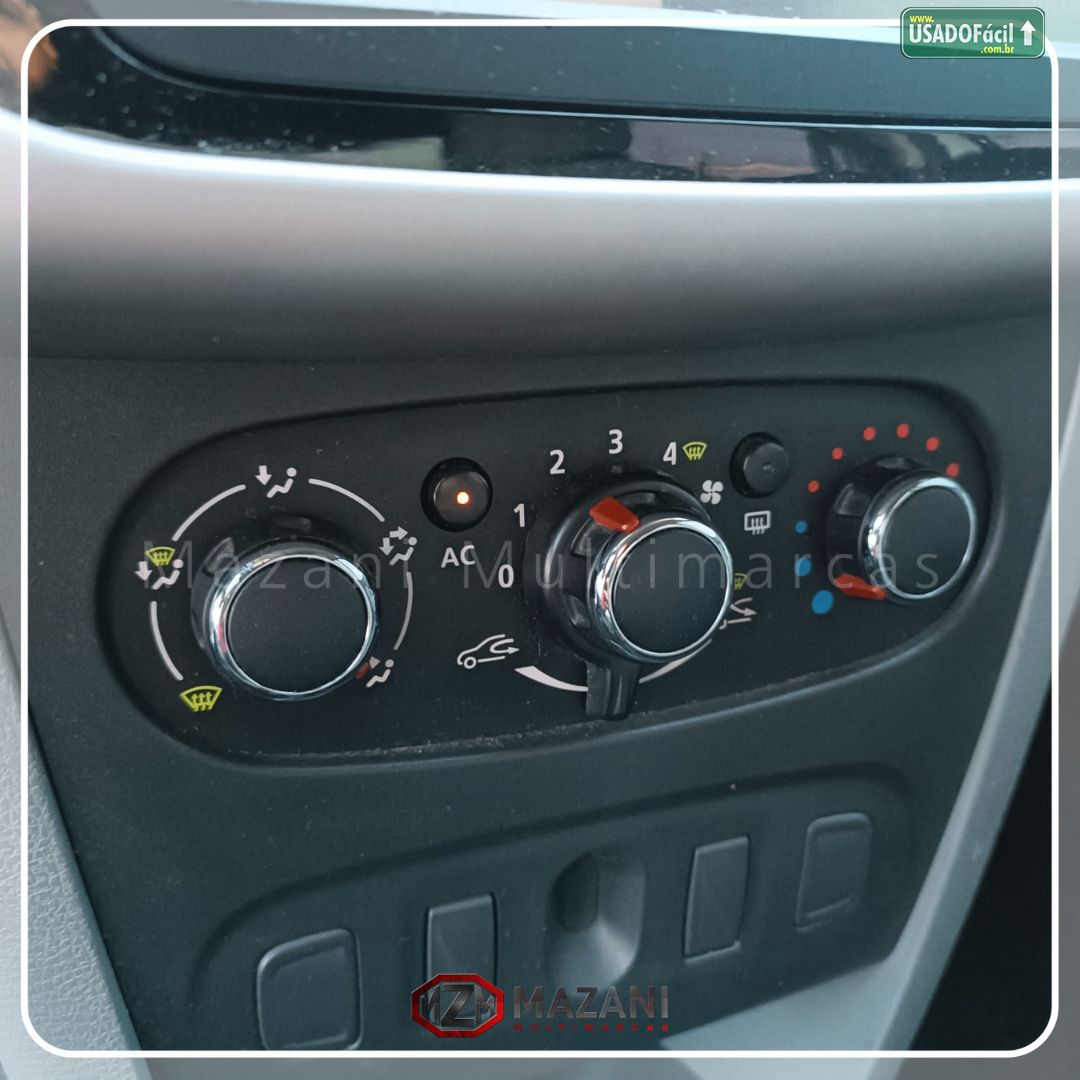 Renault Logan Expression 1.6 Hi-Flex 2014/2015 — foto 15 de 19
