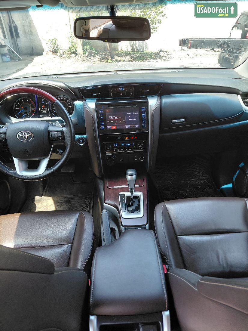 Toyota Hilux SW4 SRX 2.8 4x4 TDI Automático Diesel 2019/2019 — foto 10 de 19