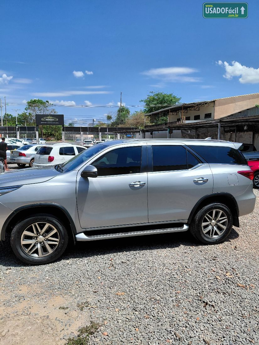 Toyota Hilux SW4 SRX 2.8 4x4 TDI Automático Diesel 2019/2019 — foto 8 de 19