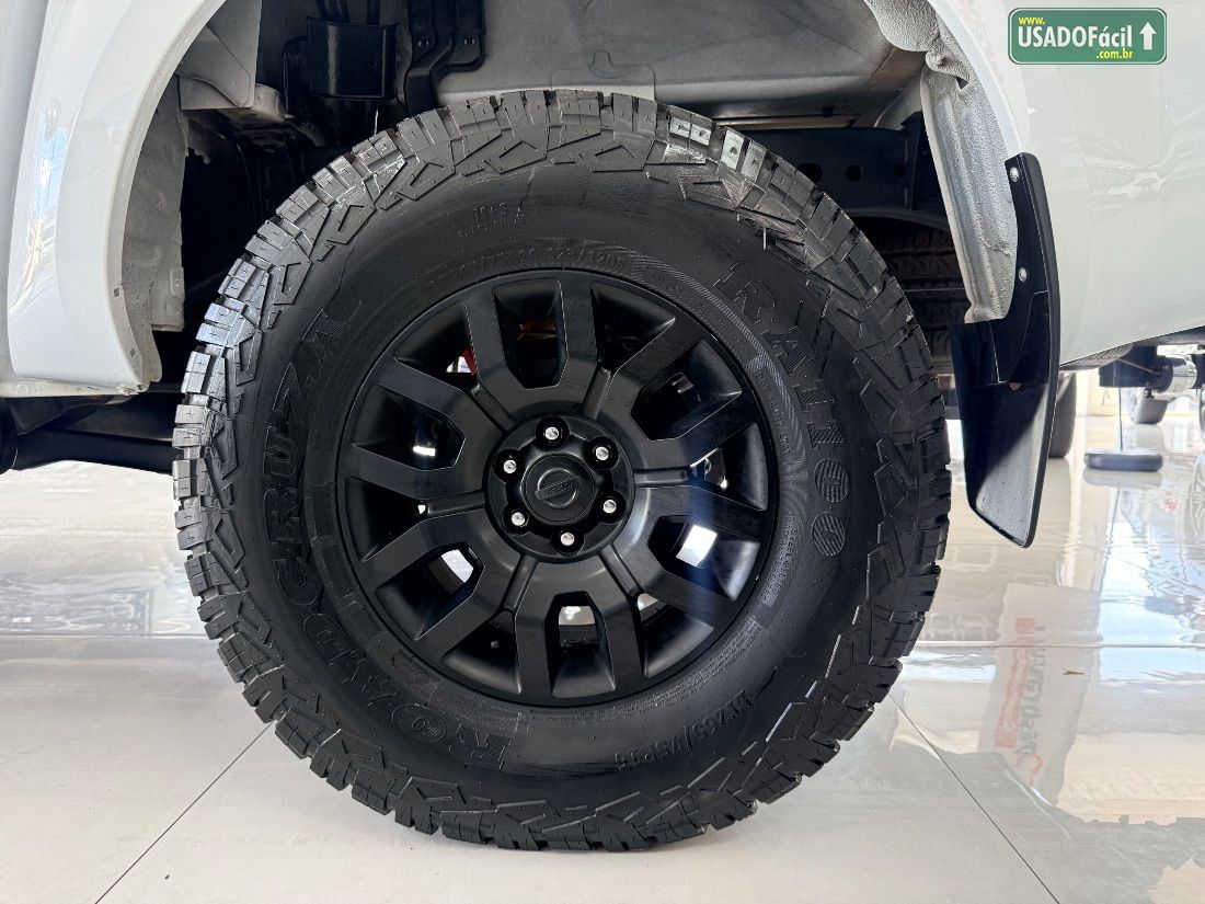 Nissan Frontier LE CD 2.3 4x4 Bi-Turbo Automático Diesel 2018/2018 — foto 8 de 13