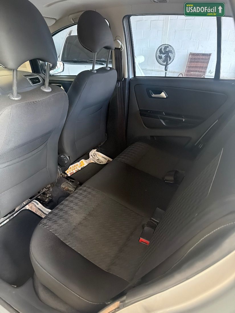 Volkswagen Fox Comfortline 1.6 4P Flex 2017/2018 — foto 7 de 11