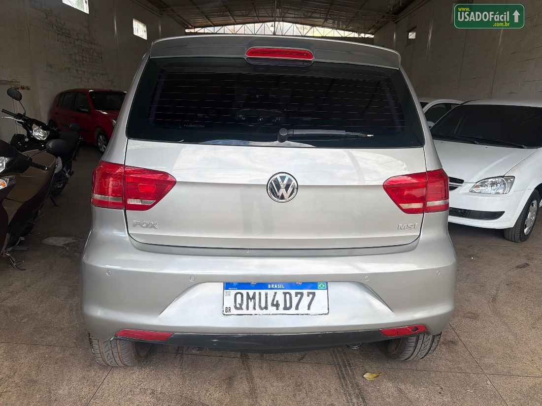 Volkswagen Fox Comfortline 1.6 4P Flex 2017/2018 — foto 8 de 11