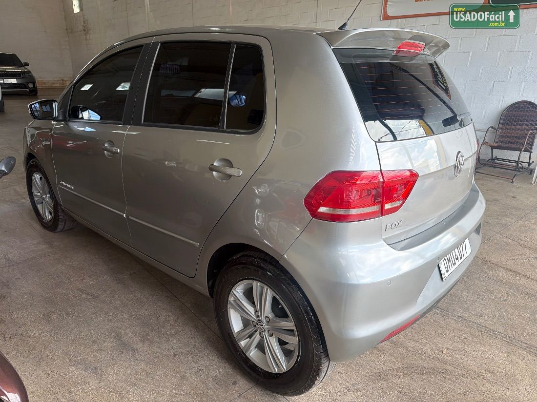 Volkswagen Fox Comfortline 1.6 4P Flex 2017/2018 — foto 9 de 11
