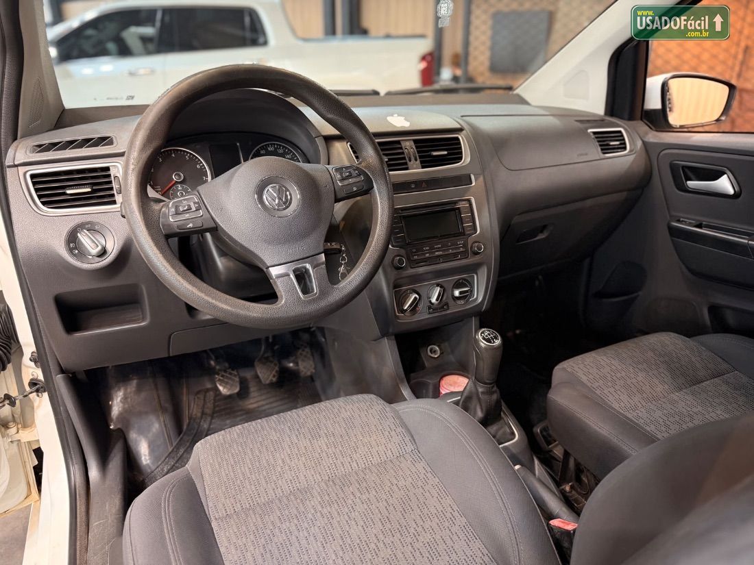 Volkswagen Fox 1.0 Mi 4P Total Flex 2013/2014 — foto 4 de 11