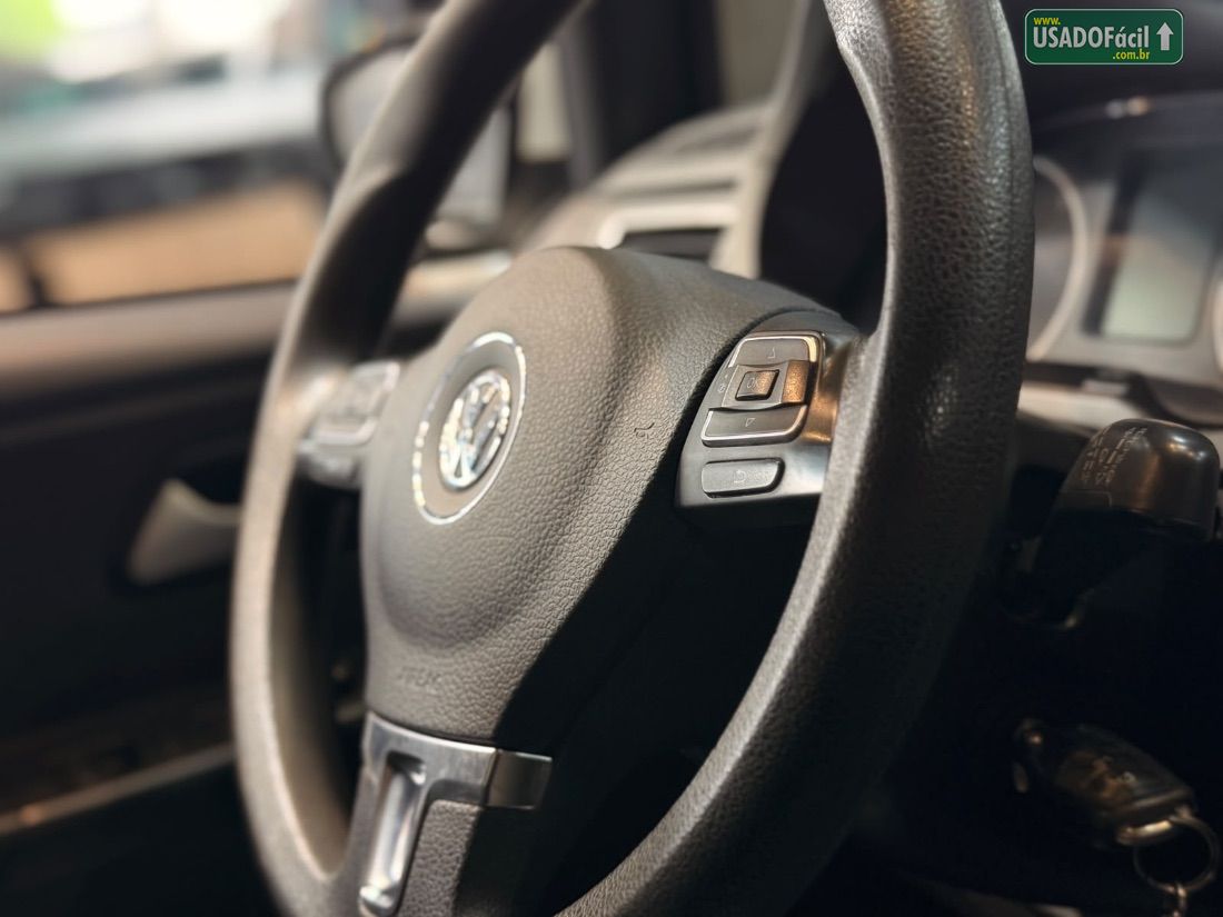 Volkswagen Fox 1.0 Mi 4P Total Flex 2013/2014 — foto 5 de 11