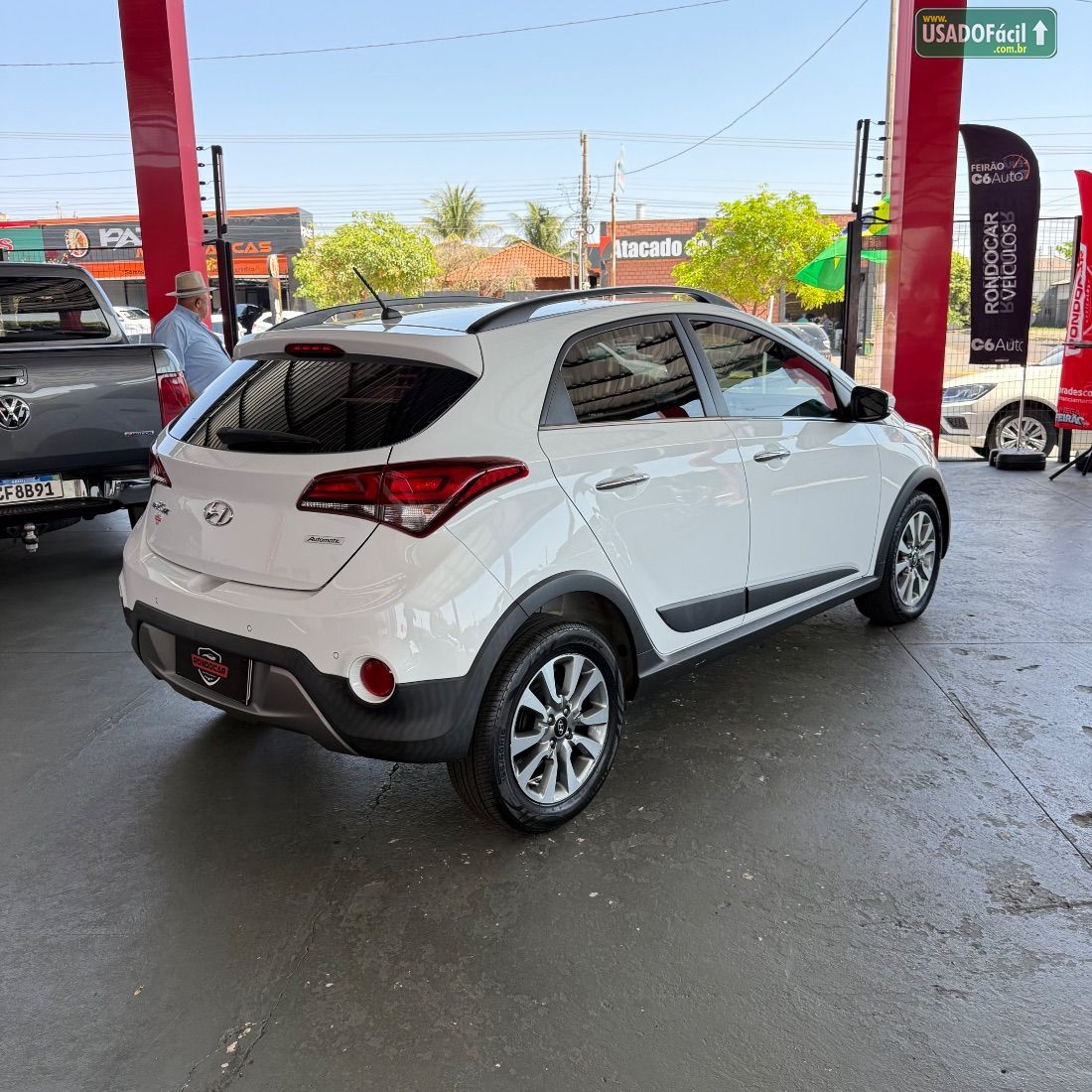 Hyundai HB20X Hatch Premium 1.6 Automático Flex 2017/2018 — foto 3 de 13
