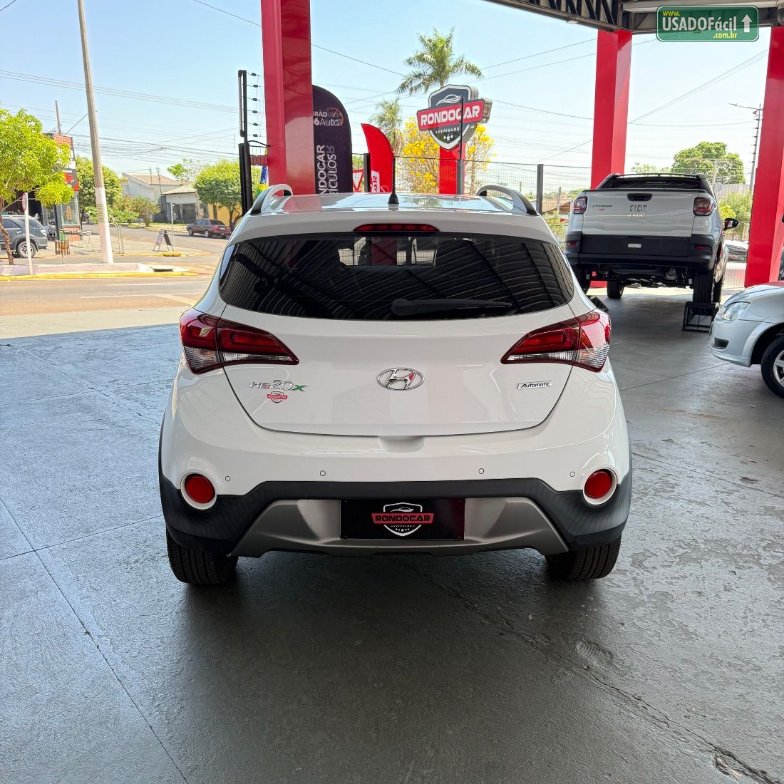 Hyundai HB20X Hatch Premium 1.6 Automático Flex 2017/2018 — foto 6 de 13