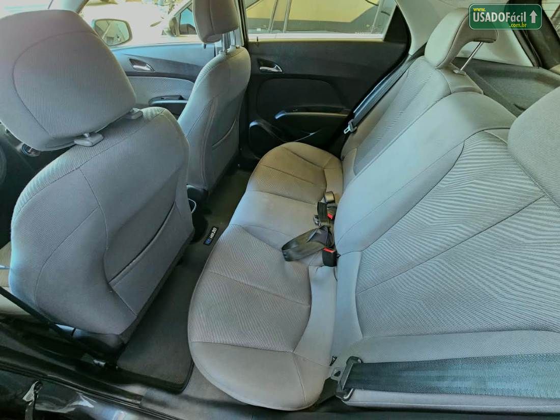 Hyundai HB20 Hatch Premium 1.6 Mecânico Flex 2014/2014 — foto 7 de 8