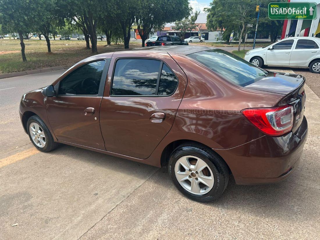RENAULT Logan Dynamique 1.6 Hi-Flex 2014/2014 — foto 4 de 17