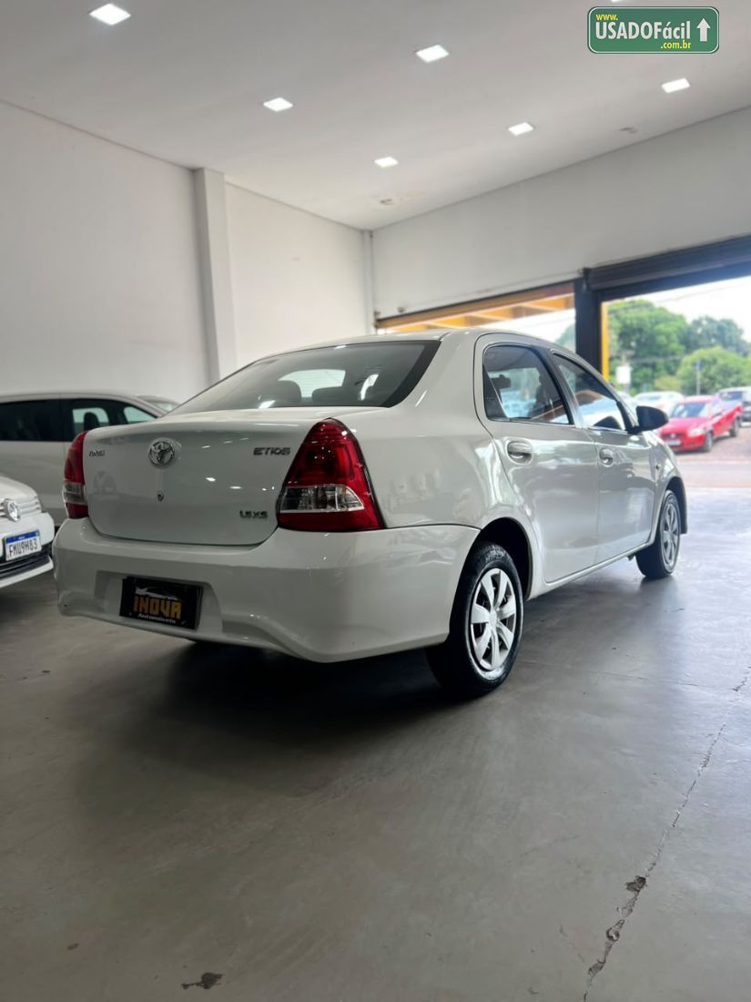 Toyota Etios Sedan XLS 1.5 Automático Flex 2017/2018 — foto 4 de 8