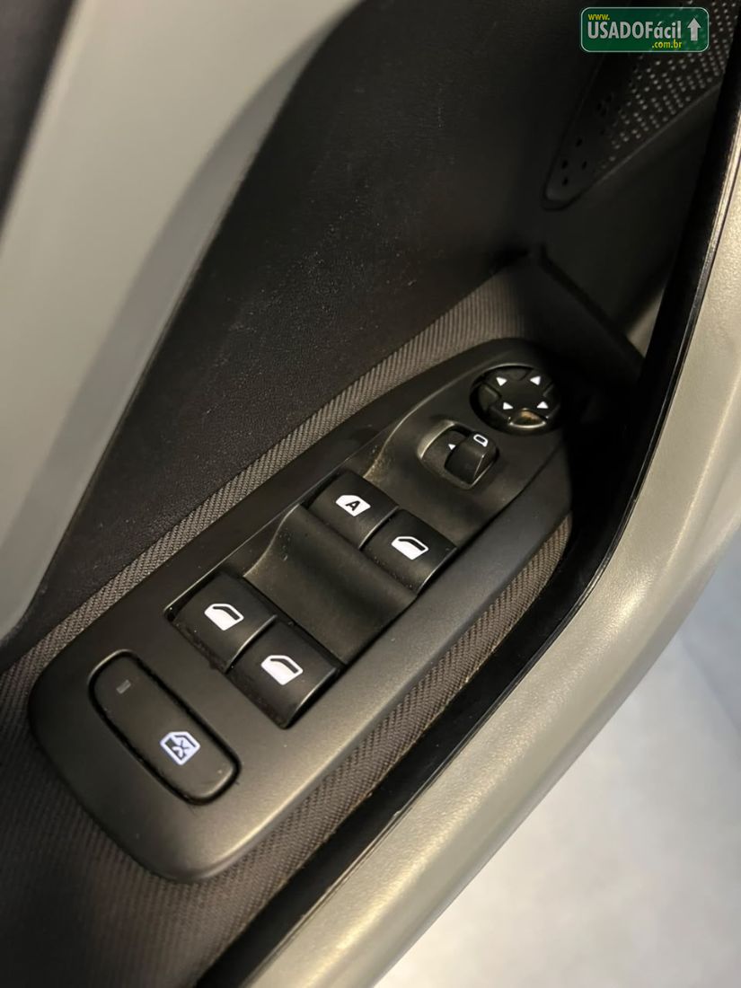 Peugeot Peugeot 208 Active Pack 1.5 Flex 2015/2016 — foto 12 de 13