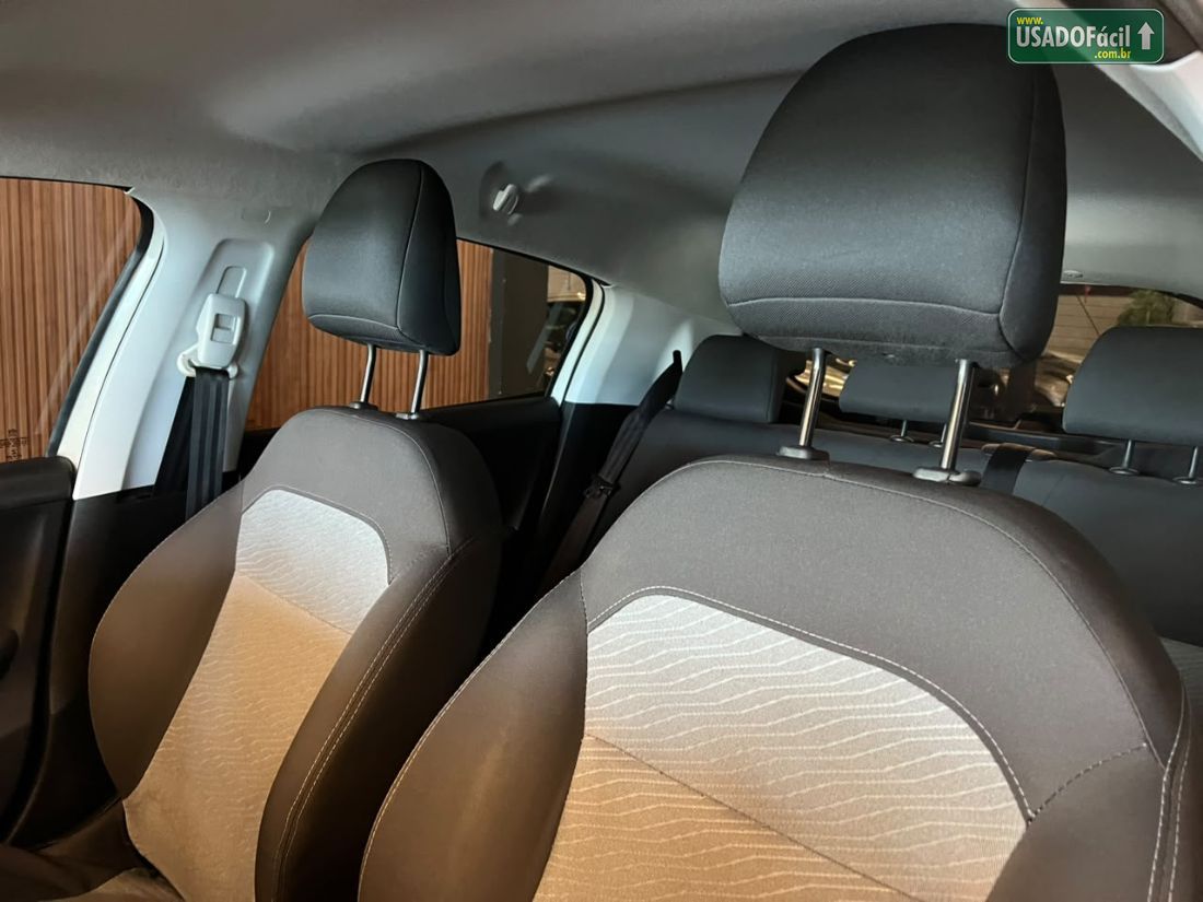 Peugeot Peugeot 208 Active Pack 1.5 Flex 2015/2016 — foto 8 de 13