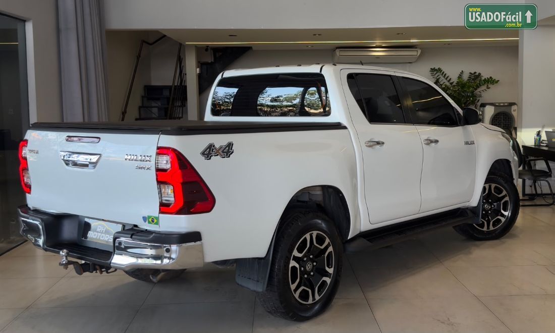 Toyota Hilux SRX CD 2.8 4x4 TDI Automático Diesel 2022/2023 — foto 4 de 13