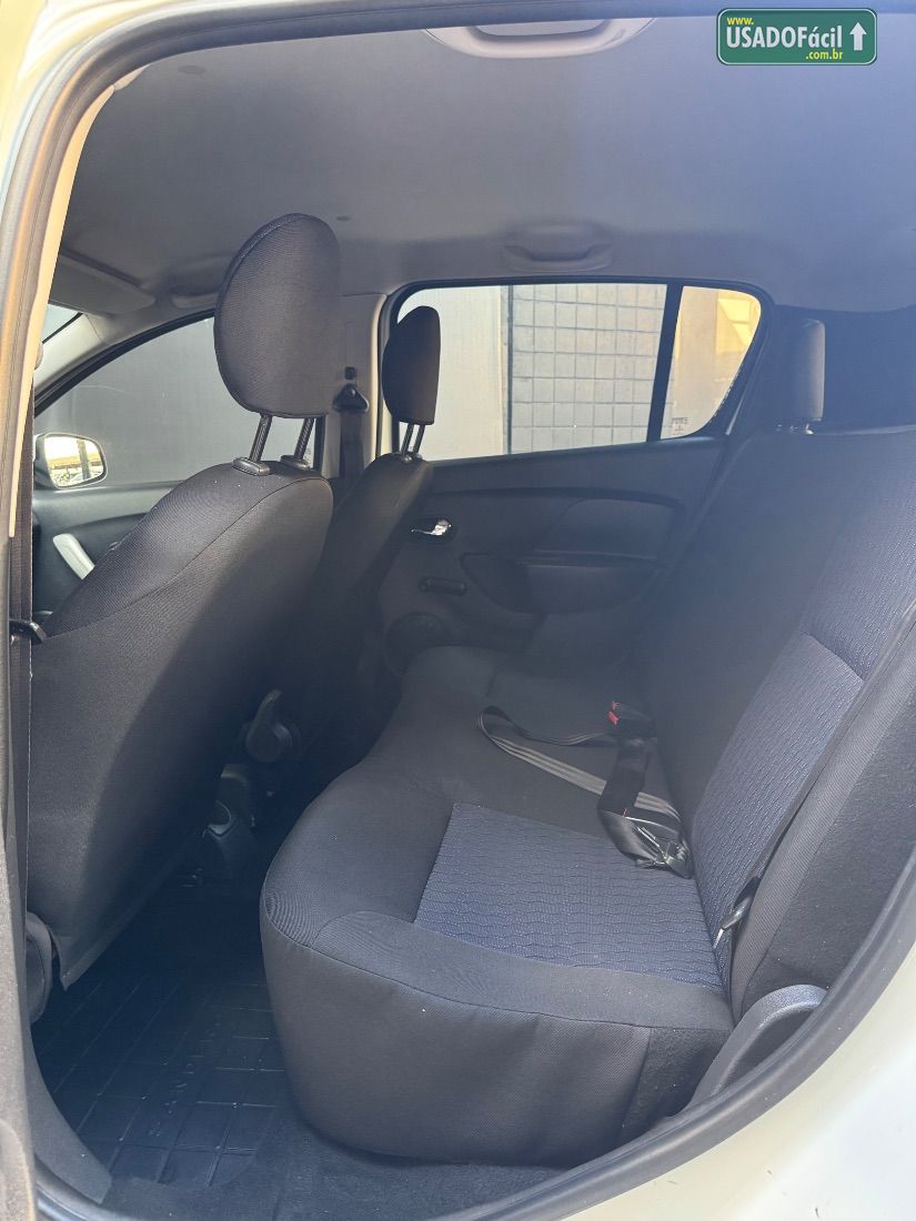 Renault Sandero Expression 1.0 Flex 5P 2016/2017 — foto 9 de 10