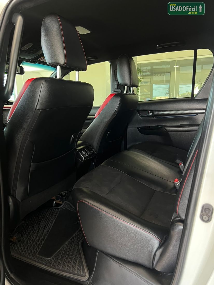 Toyota Hilux GR-S CD 4x4 2.8 TDI Automático Diesel 2022/2022 — foto 9 de 14