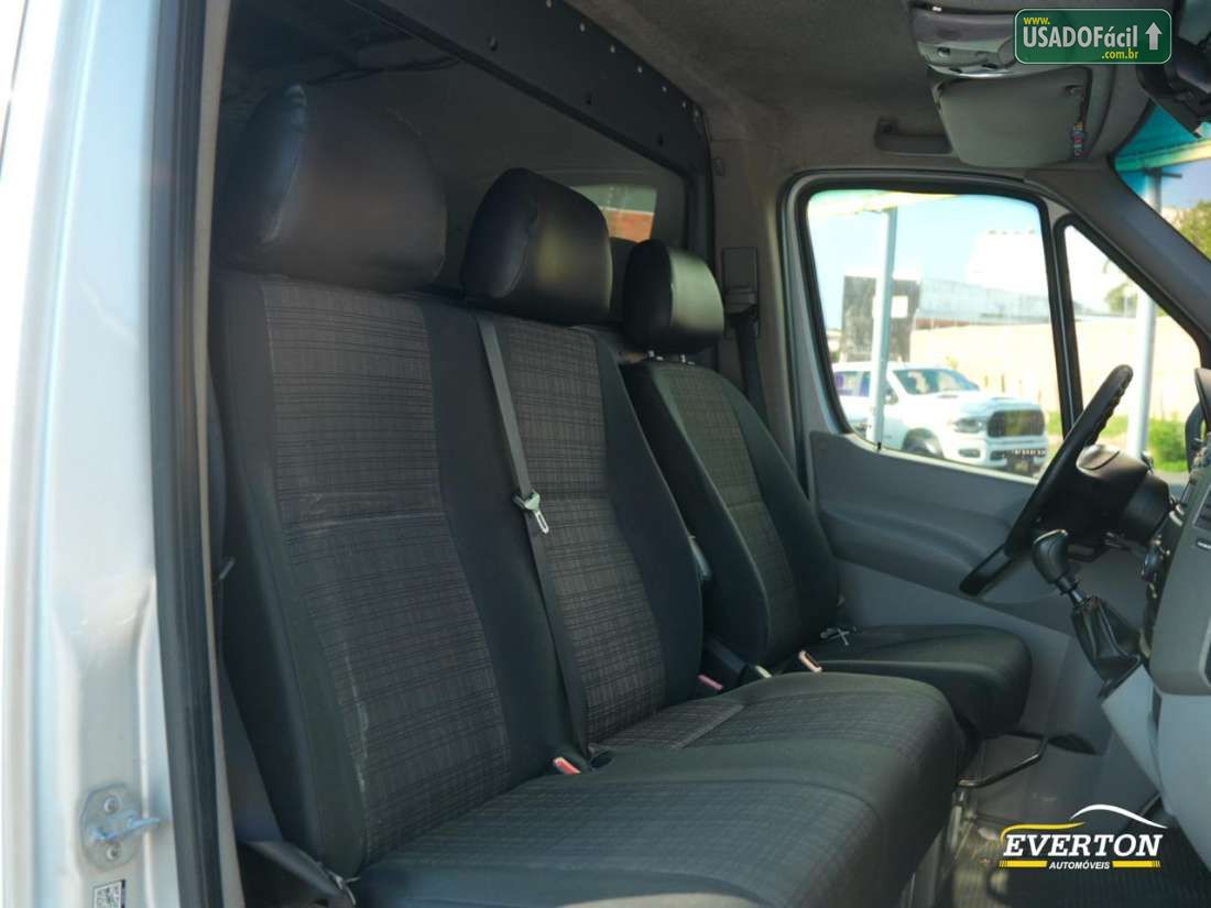MERCEDES-BENZ SPRINTER FURGÃO 2018/2019 — foto 12 de 17