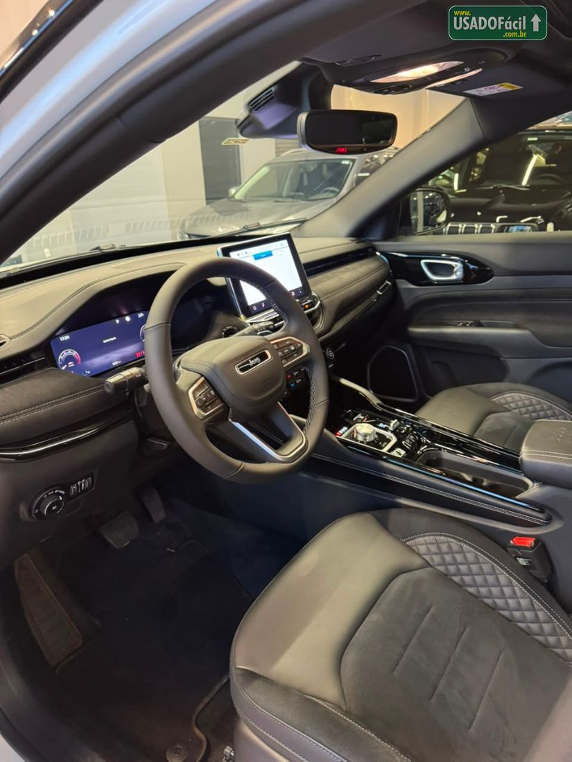 Jeep Commander Black Hurricane 2.0 4x4 Turbo Automático 2025/2026 — foto 10 de 13