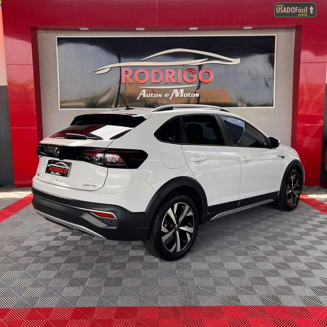 VOLKSWAGEN NIVUS Highline 200 TSI Automático Flex 2023/2024 — foto 4 de 13