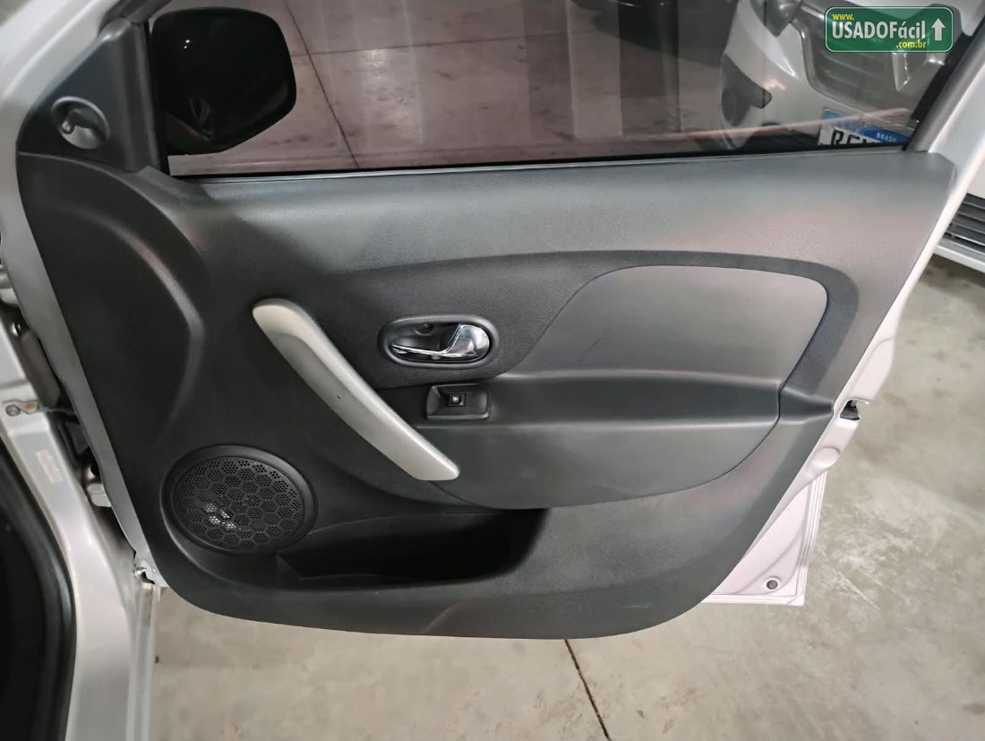 Renault Sandero Expression 1.6 Hi-Power 5P 2016/2016 — foto 19 de 20