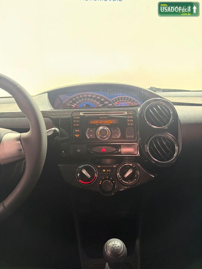 TOYOTA Etios Hatch Cross 1.5 Mecânico Flex 2014/2014 — foto 12 de 14