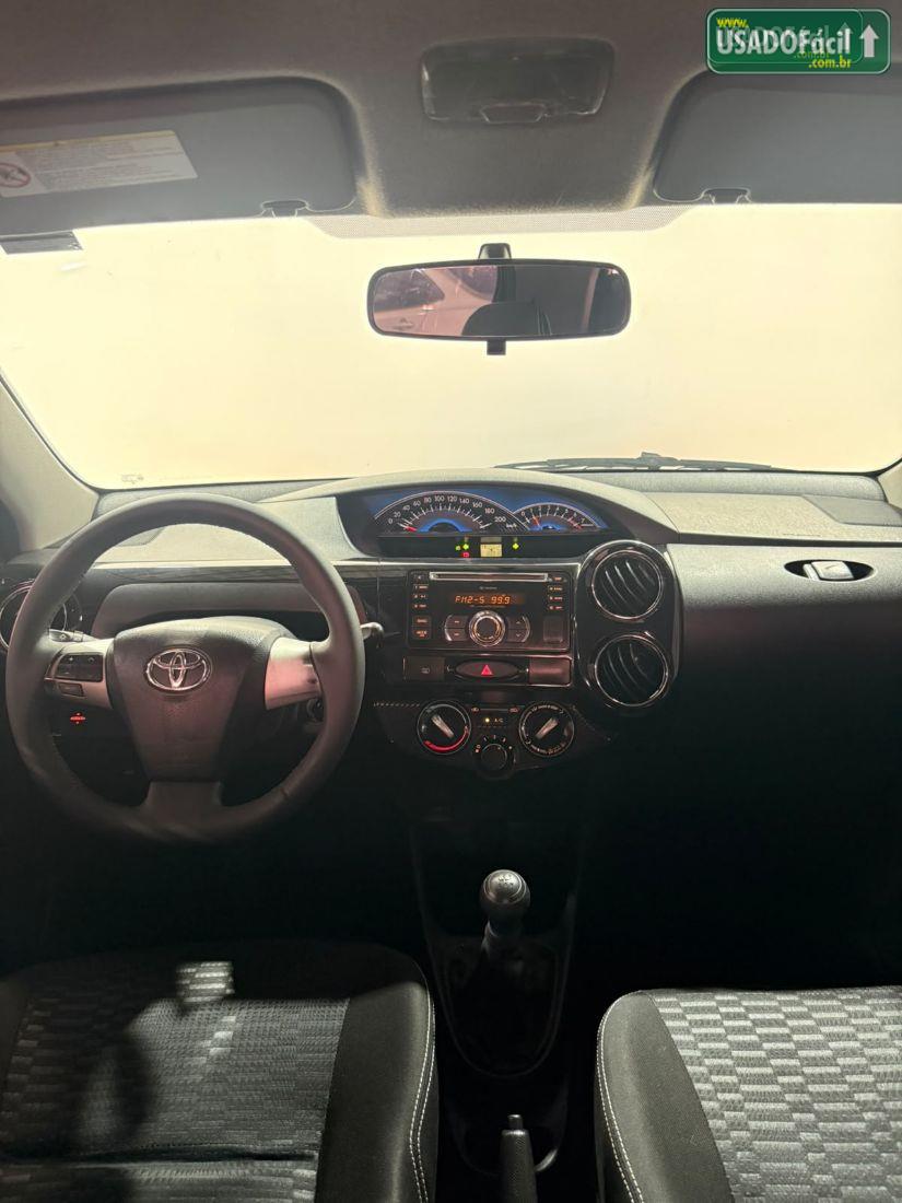 TOYOTA Etios Hatch Cross 1.5 Mecânico Flex 2014/2014 — foto 13 de 14