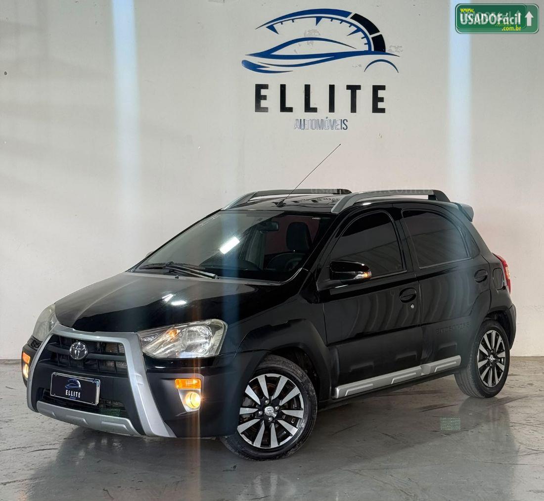 TOYOTA Etios Hatch Cross 1.5 Mecânico Flex 2014/2014 — foto 2 de 14