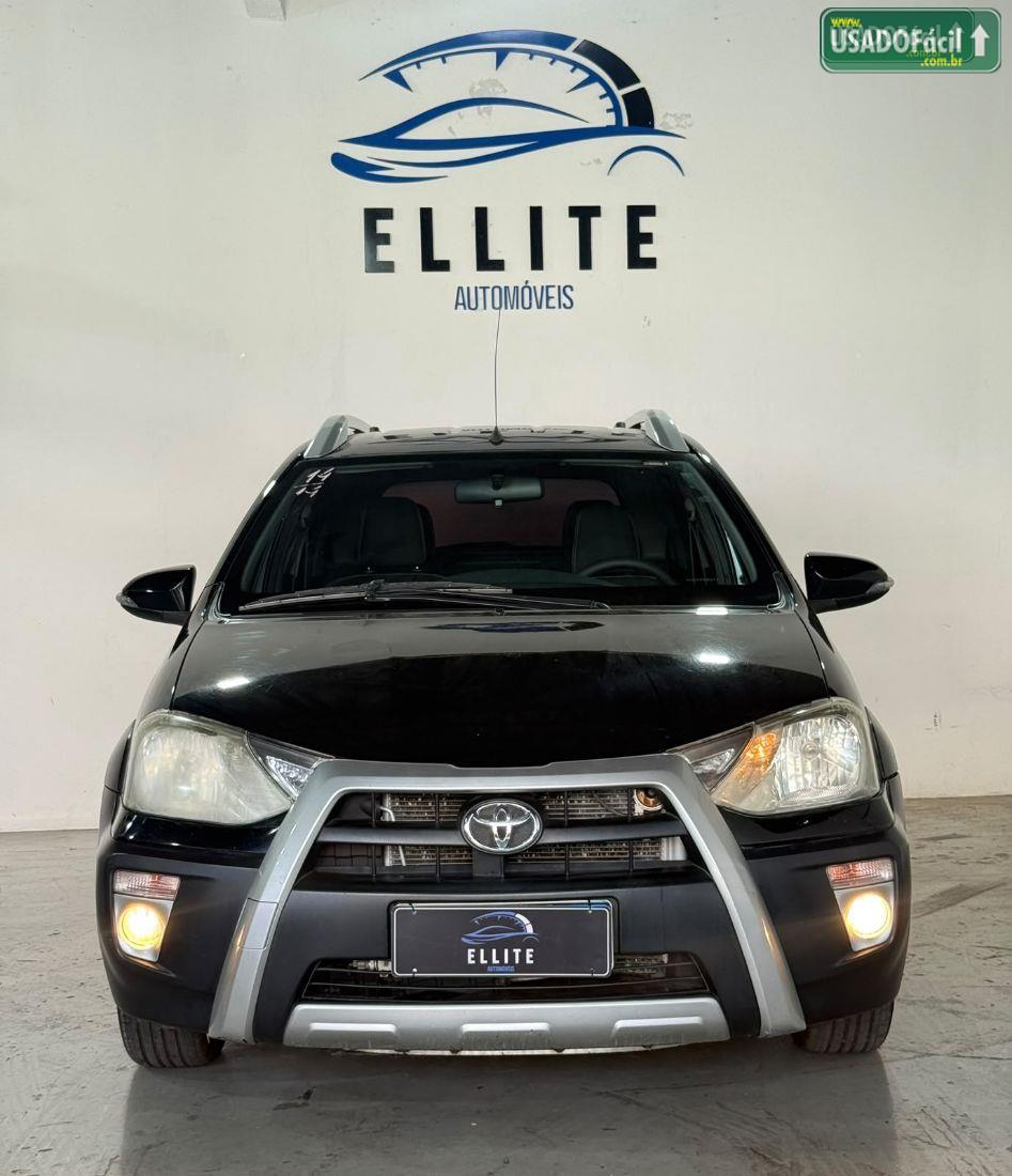 TOYOTA Etios Hatch Cross 1.5 Mecânico Flex 2014/2014 — foto 3 de 14