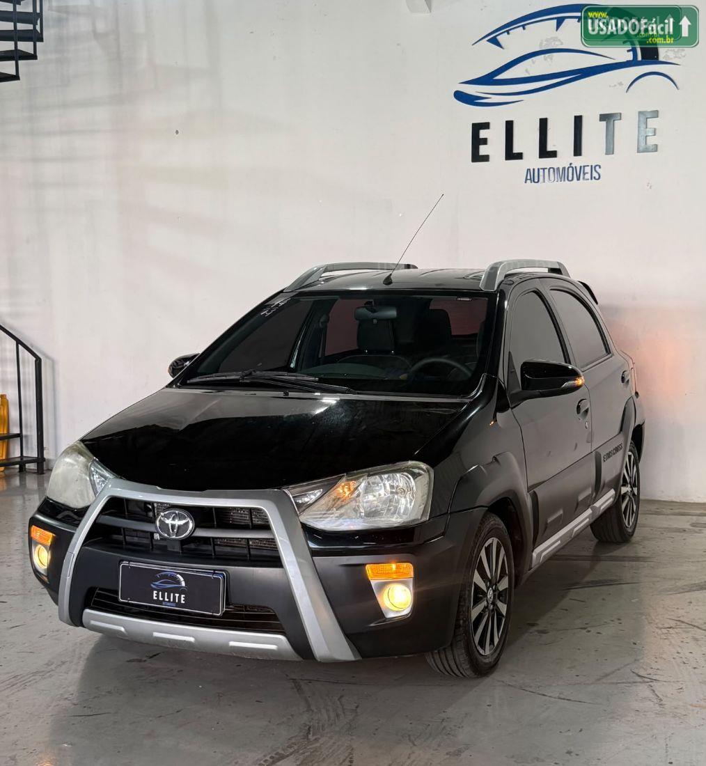 TOYOTA Etios Hatch Cross 1.5 Mecânico Flex 2014/2014 — foto 4 de 14