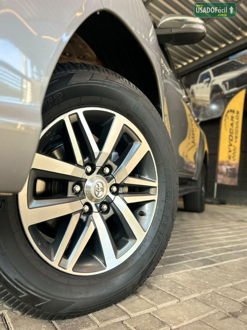 Toyota Hilux SRV CD 2.7 4x4 Automático Flex 2018/2019 — foto 4 de 22