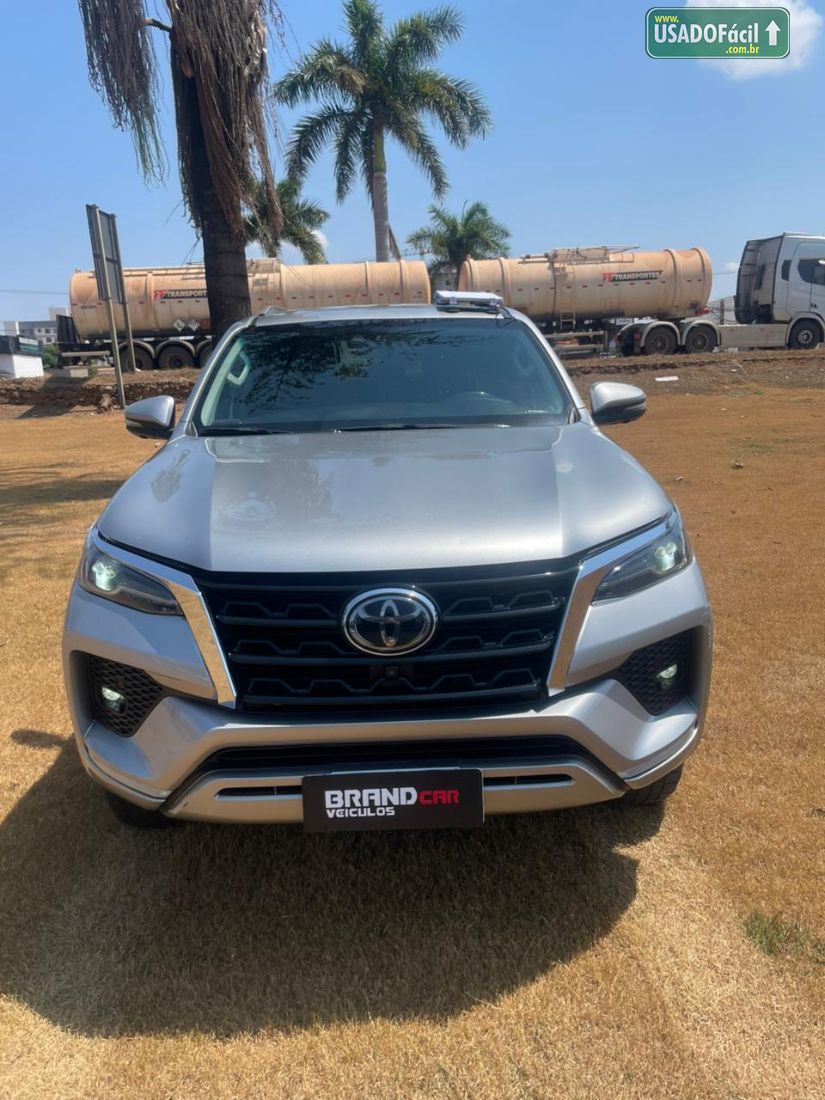Toyota Hilux SRX Limited CD 2.8 4x4 TDI Automático Diesel 2021/2022 — foto 2 de 10