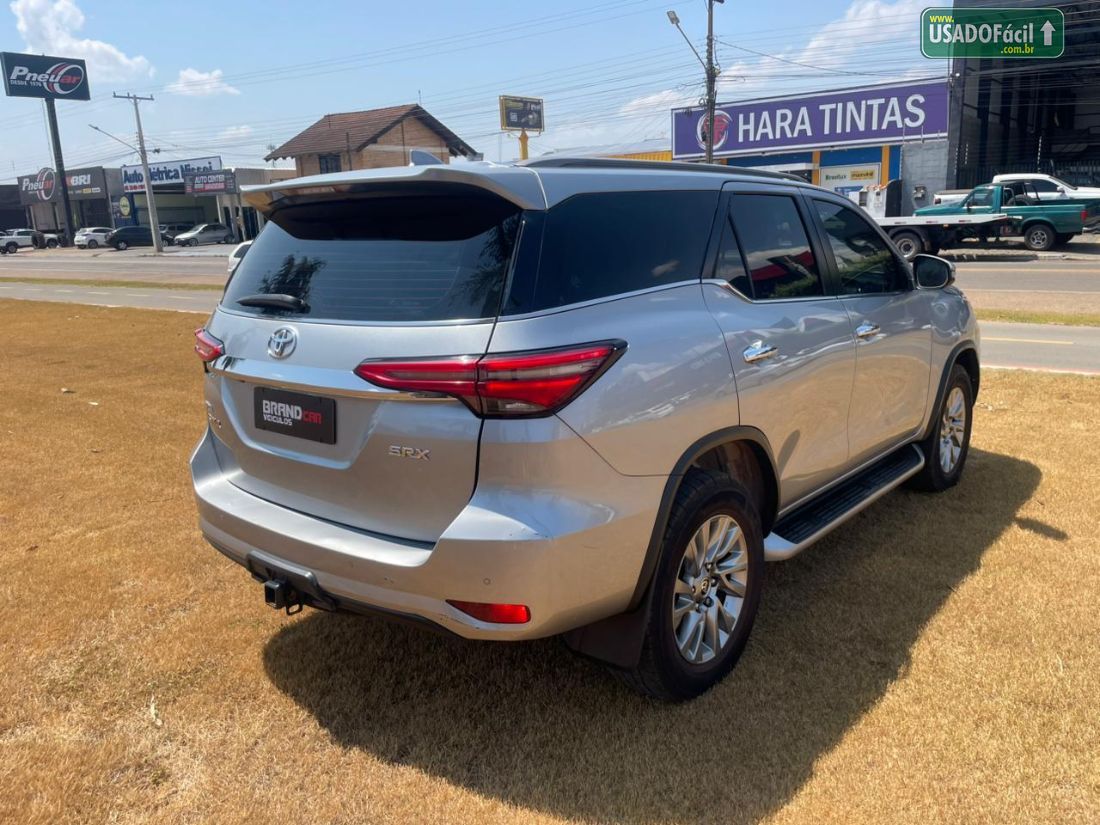 Toyota Hilux SRX Limited CD 2.8 4x4 TDI Automático Diesel 2021/2022 — foto 5 de 10