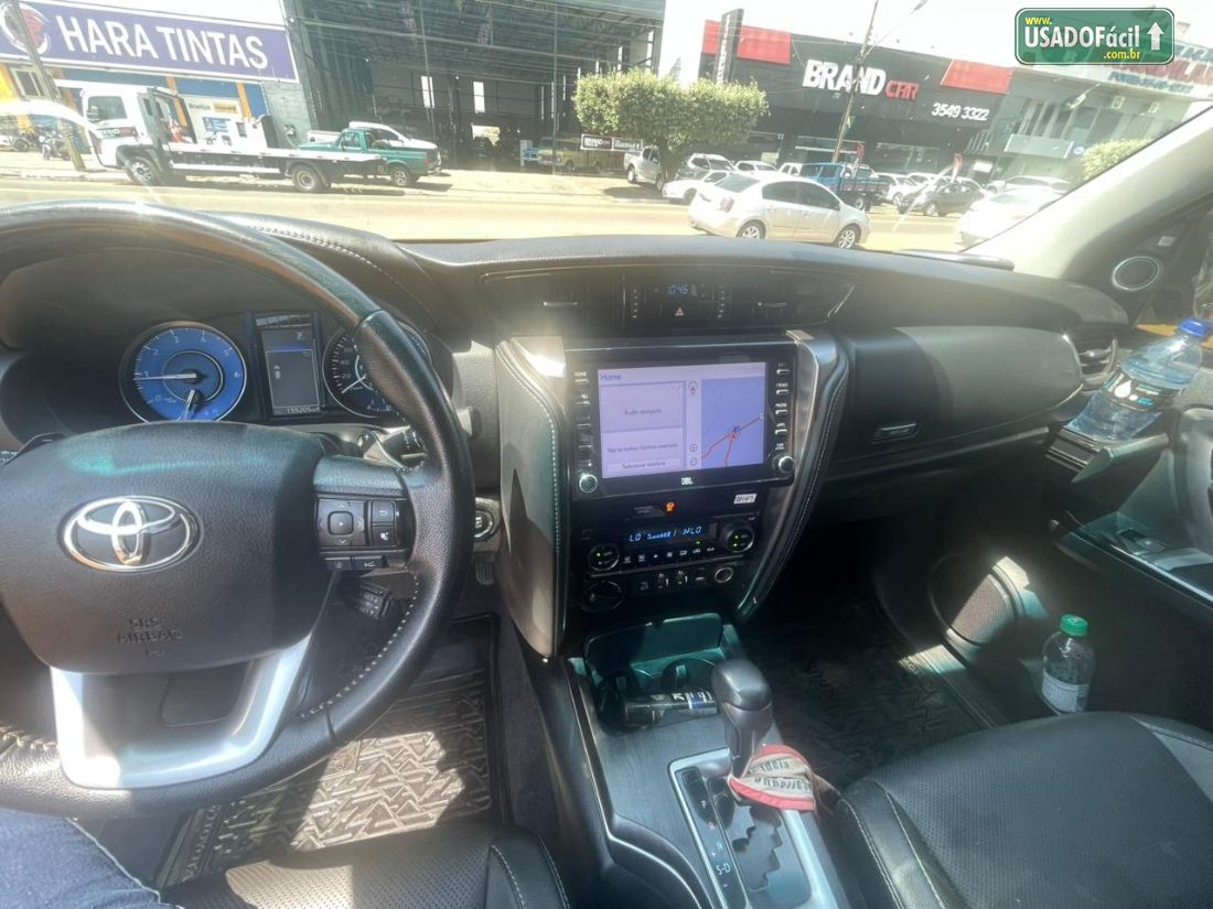 Toyota Hilux SRX Limited CD 2.8 4x4 TDI Automático Diesel 2021/2022 — foto 8 de 10