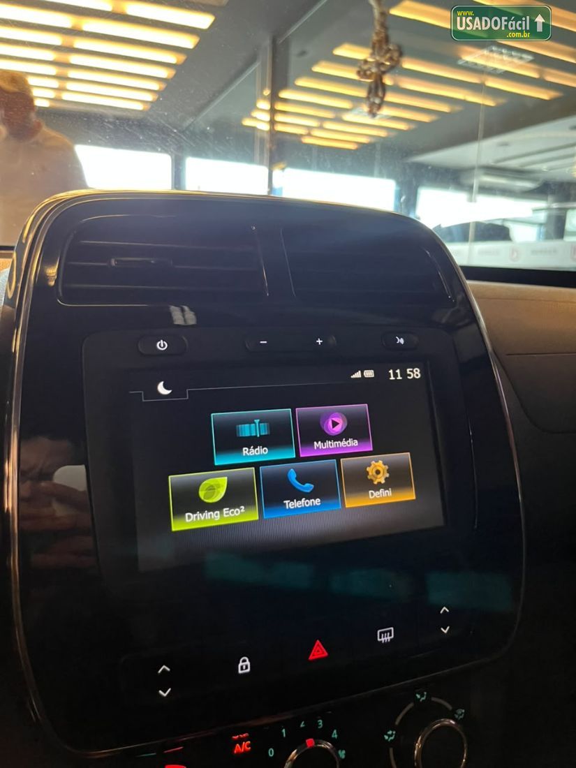 Renault Kwid Outsider 1.0 Mecânico Flex 2020/2021 — foto 10 de 11