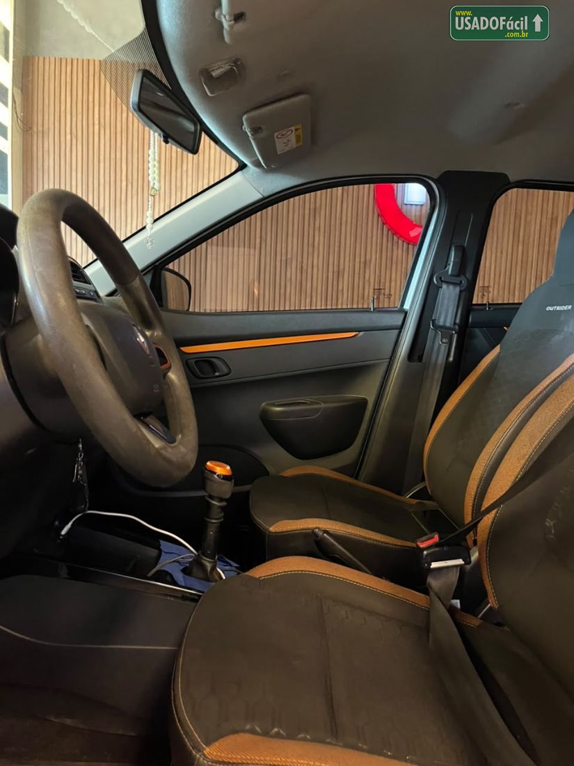 Renault Kwid Outsider 1.0 Mecânico Flex 2020/2021 — foto 8 de 11